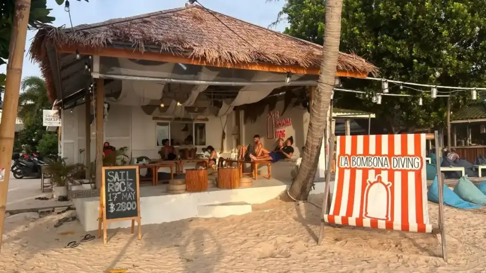 The La Bombona Diving dive centre on Sairee Beach, Koh Tao, with equipment ready for the day's dives
