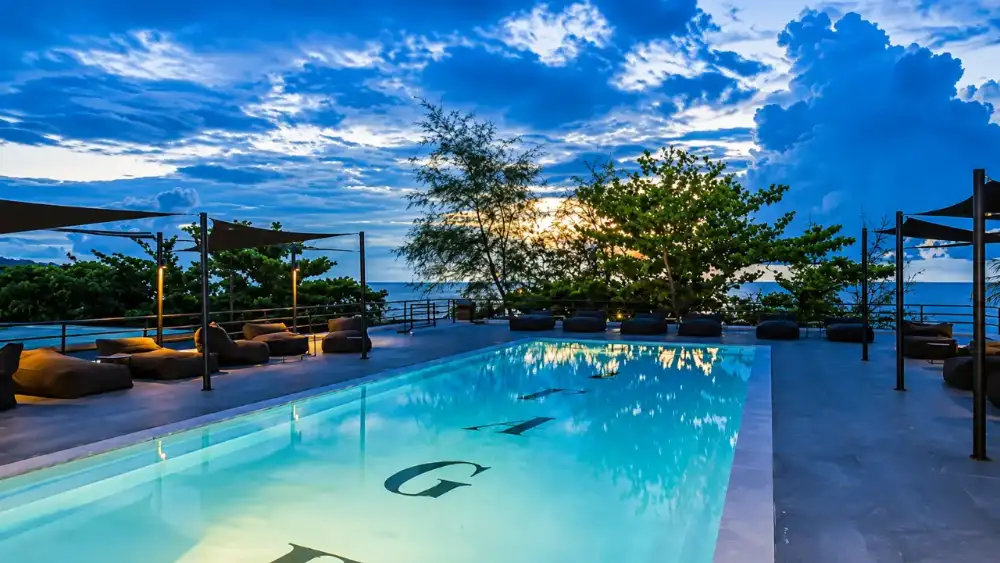 The pool and bar at Savage Hostel, Koh Tao, a popular social hangout